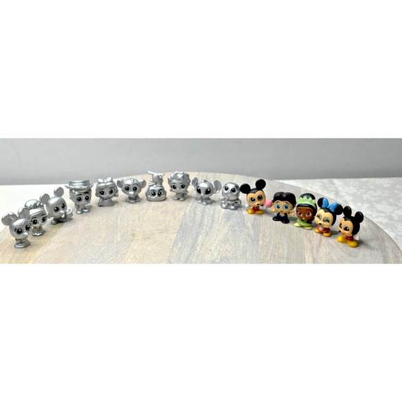 Disney Doorables Mickey Lot of 15 Silver - Picture 6 of 6